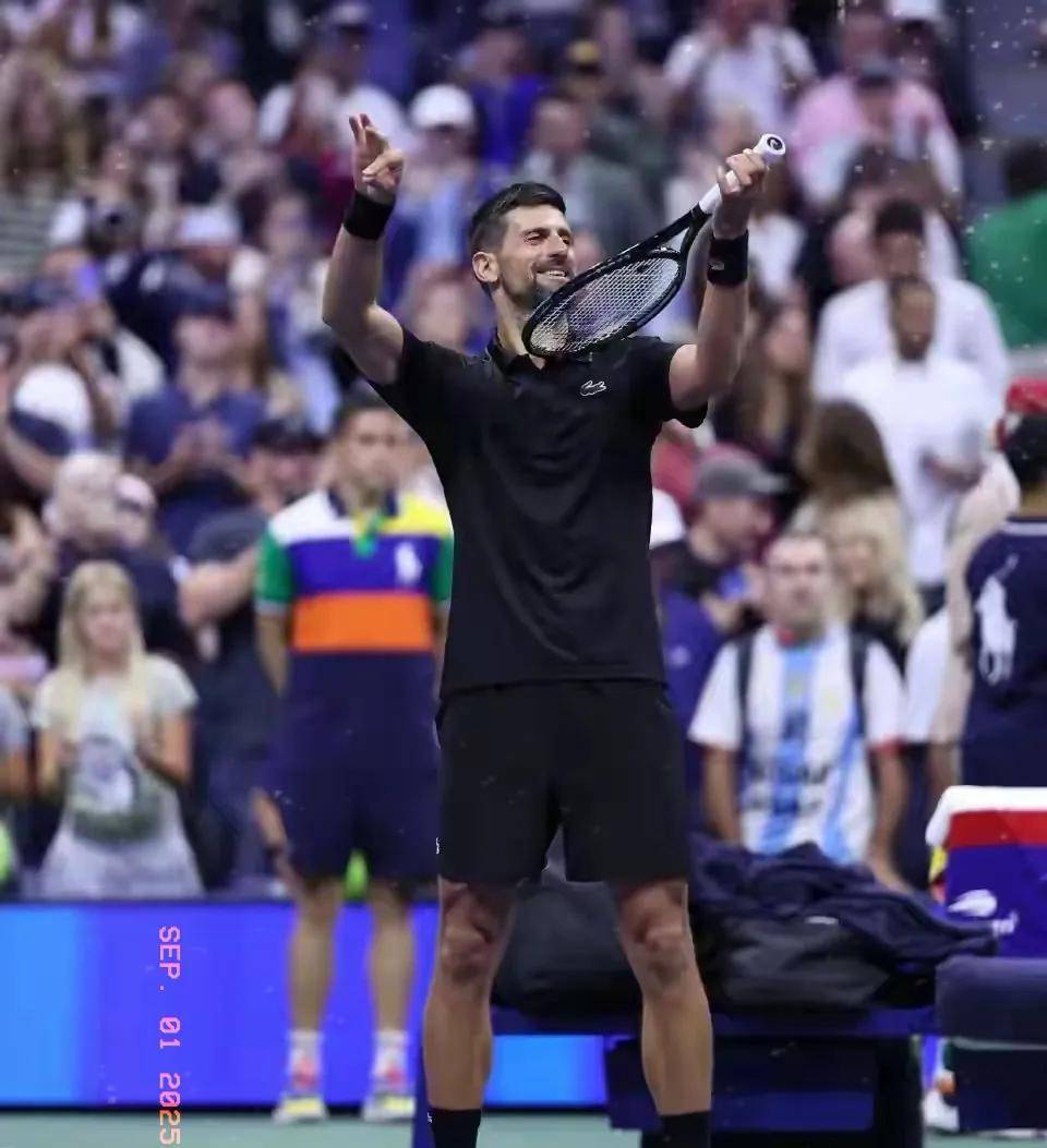 关于美国网球队鏖战日本网球队，费德勒打破历史纪录的信息