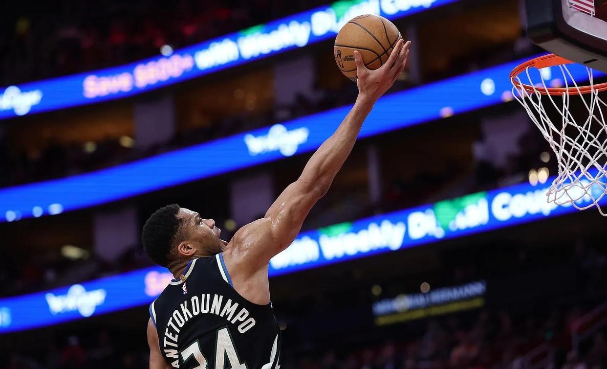 热火B队险胜雄鹿B队,布克送出助攻 热火B队险胜雄鹿B队,布克送出助攻