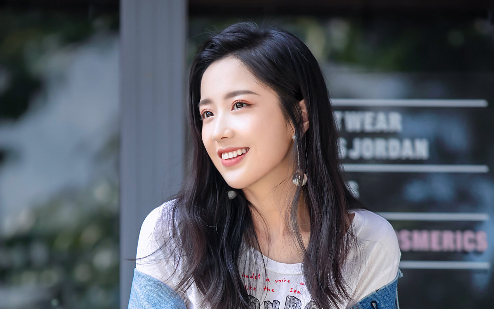 开云体育app-数字绿茵场上的新王，虚拟越位与钢铁洪流—记深圳队晋级世界杯焦点战的科技革命